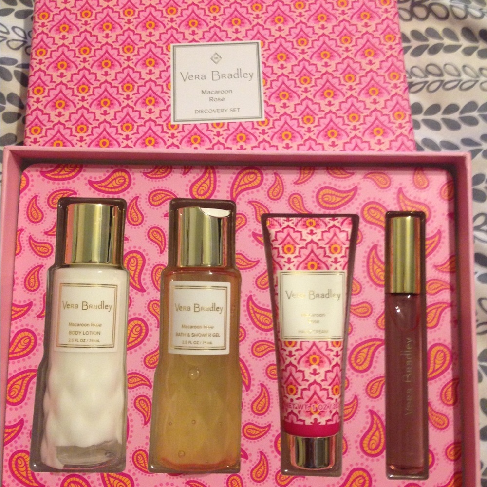 Vera Bradly Macaroon Rose Gift Set